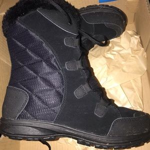 Woman’s Columbia waterproof snow boots size 8W